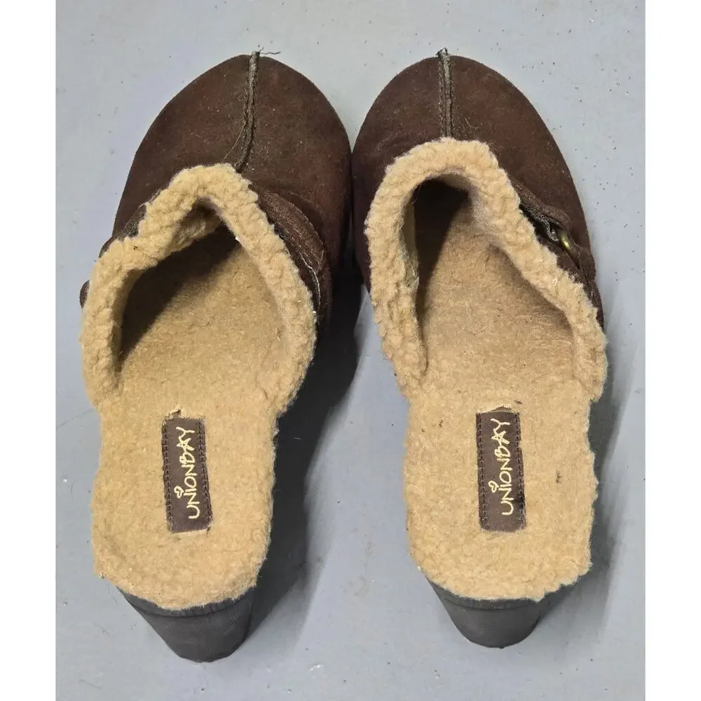 Unionbay clogs. 9.5M. Brown suede.